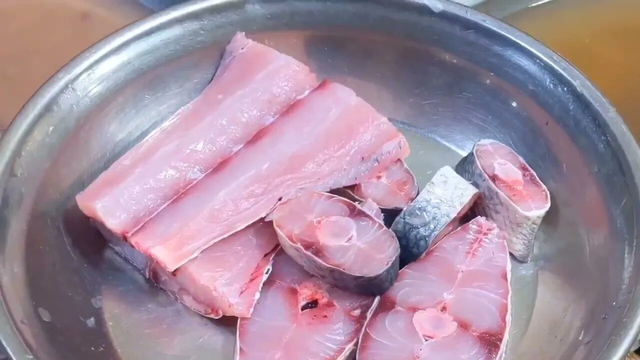 Amazing Indian Salmon Fish Cutting | Ramas machli k boneless biscuits or Curry and Fry Slices