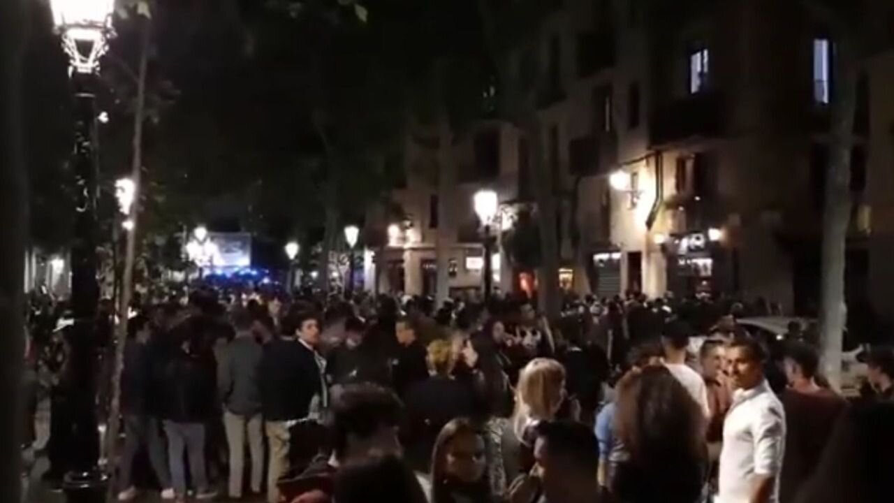 Multitudinarios botellones en Barcelona