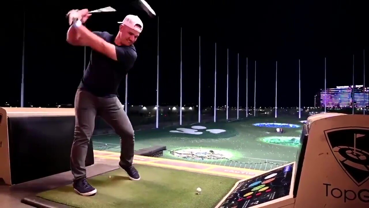MIKE TROUT & CODY BELLINGER DESTROY GOLF BALLS