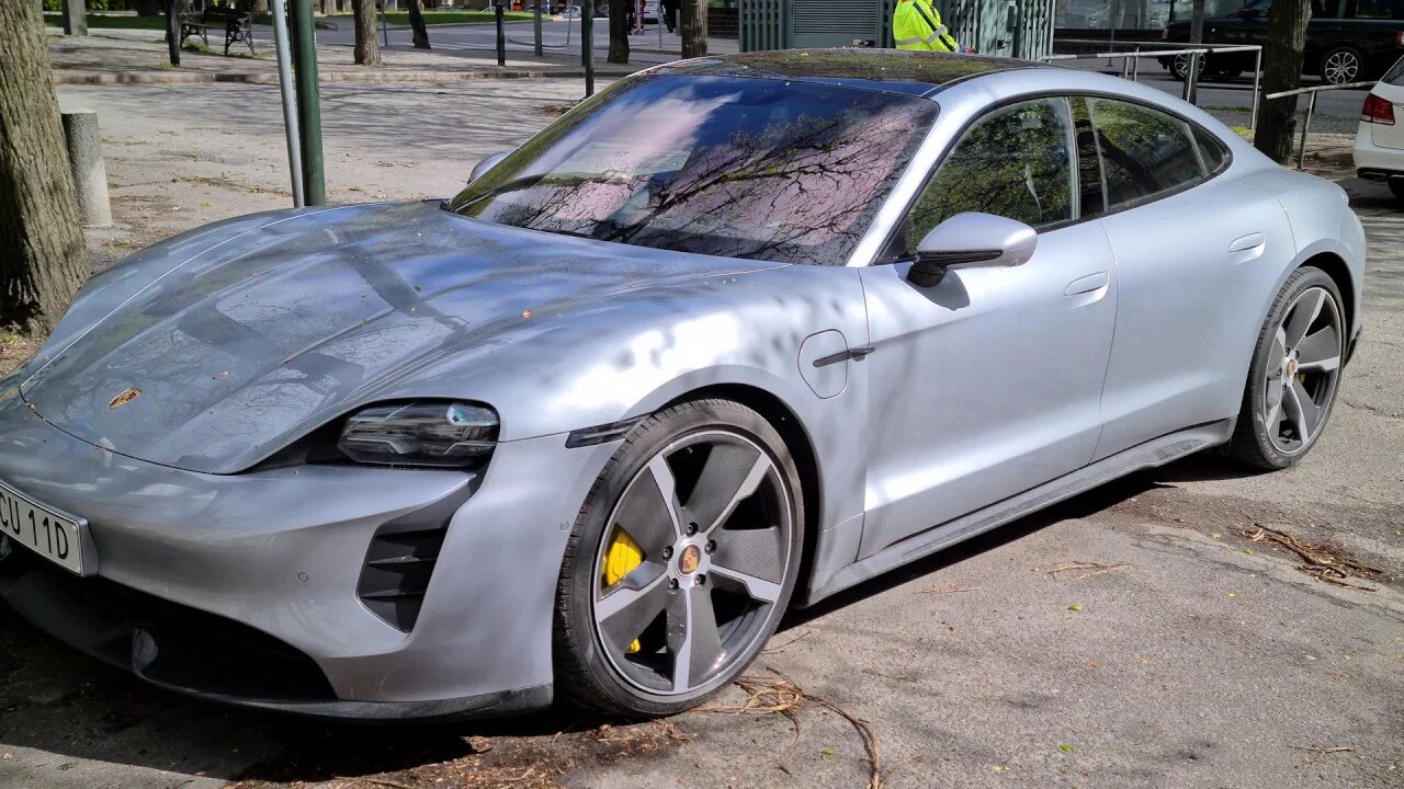 Porsche Taycan Turbo S Porsche Manufaktur "fueling up" or charging 😎 [8k]