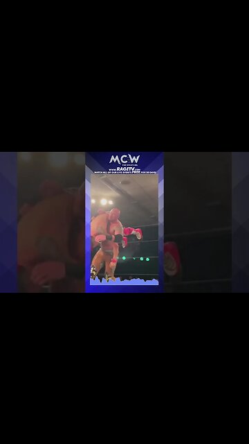 Luke Hawx in control against KC Navarro at MCW Shamrock Cup 2021