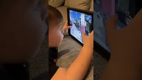 3 Year Old Is The Best Call of Duty Player Alive?