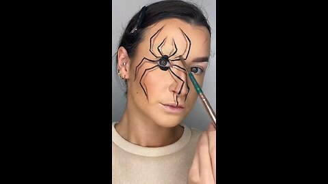 Creepy Spider Eye Halloween Makeup 🕷️👁️