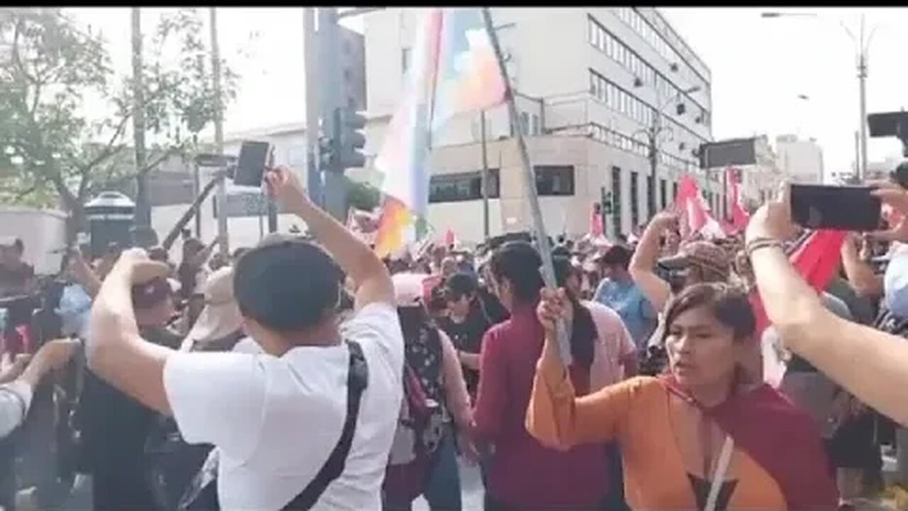 'A tomada de Lima': milhares de pessoas chegam à capital do Peru para protestar contra Boluarte