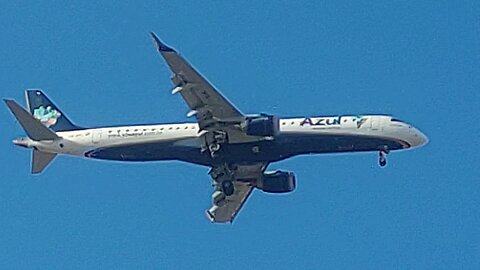 Embraer 195 PR-AYW coming from Recife to Fortaleza