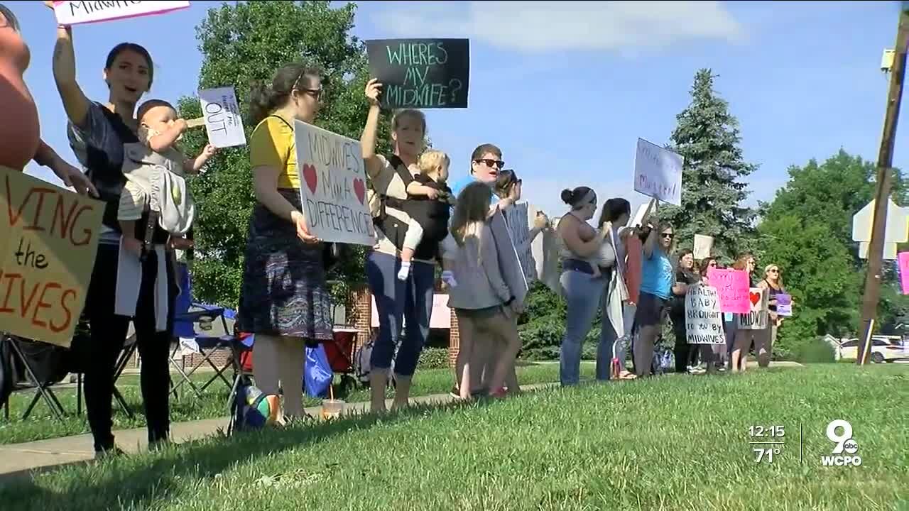 Midwives let go on West Side as pregnant women prepare to give birth