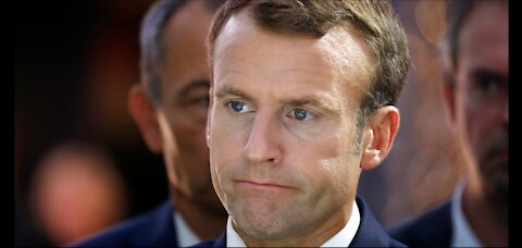 Macron et ses 3 pauvres frégates à la Grèce