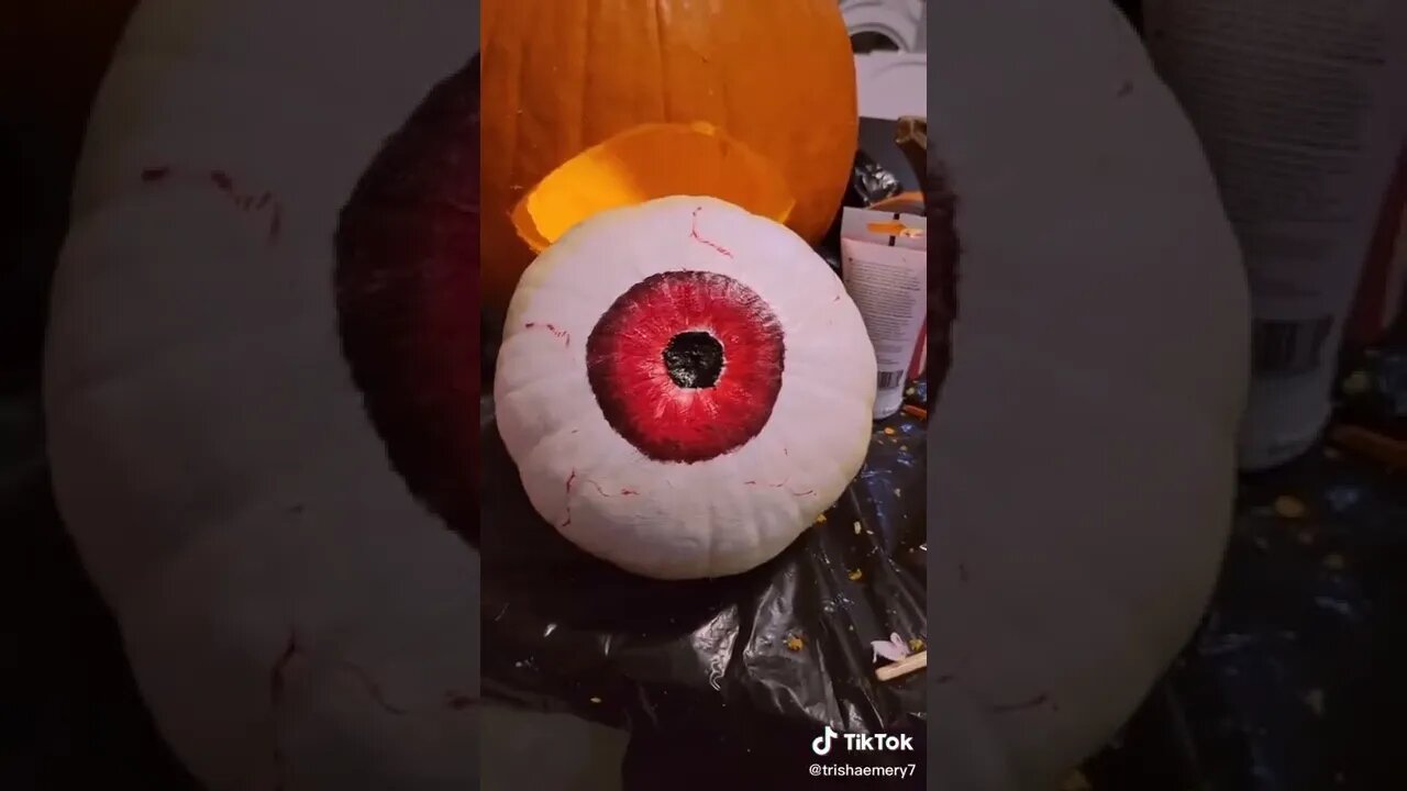 Neighbor TROLLS Neighbor With This Pumpkin Carve tiktok trishaemery7