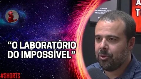 “PQ AS PESSOAS ACREDITAM NO EXTRAORDINÁRIO?” - Leo Martins e Camila Chagas | PlanetaPodcast #shorts