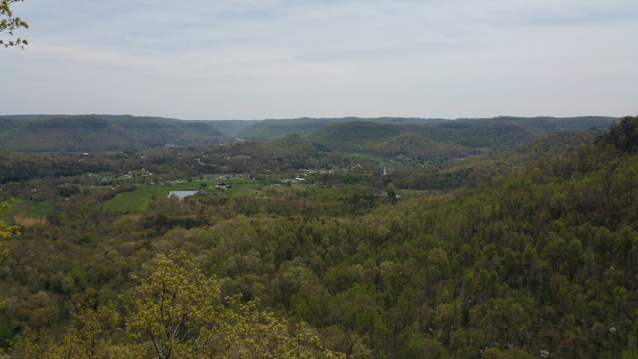 2K Aerial drone footage of the Pinnacles in Berea, KY