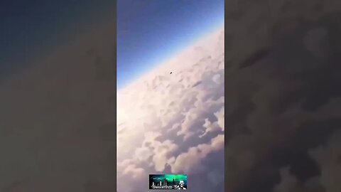 Unique Look at UFO from Military Aircraft?