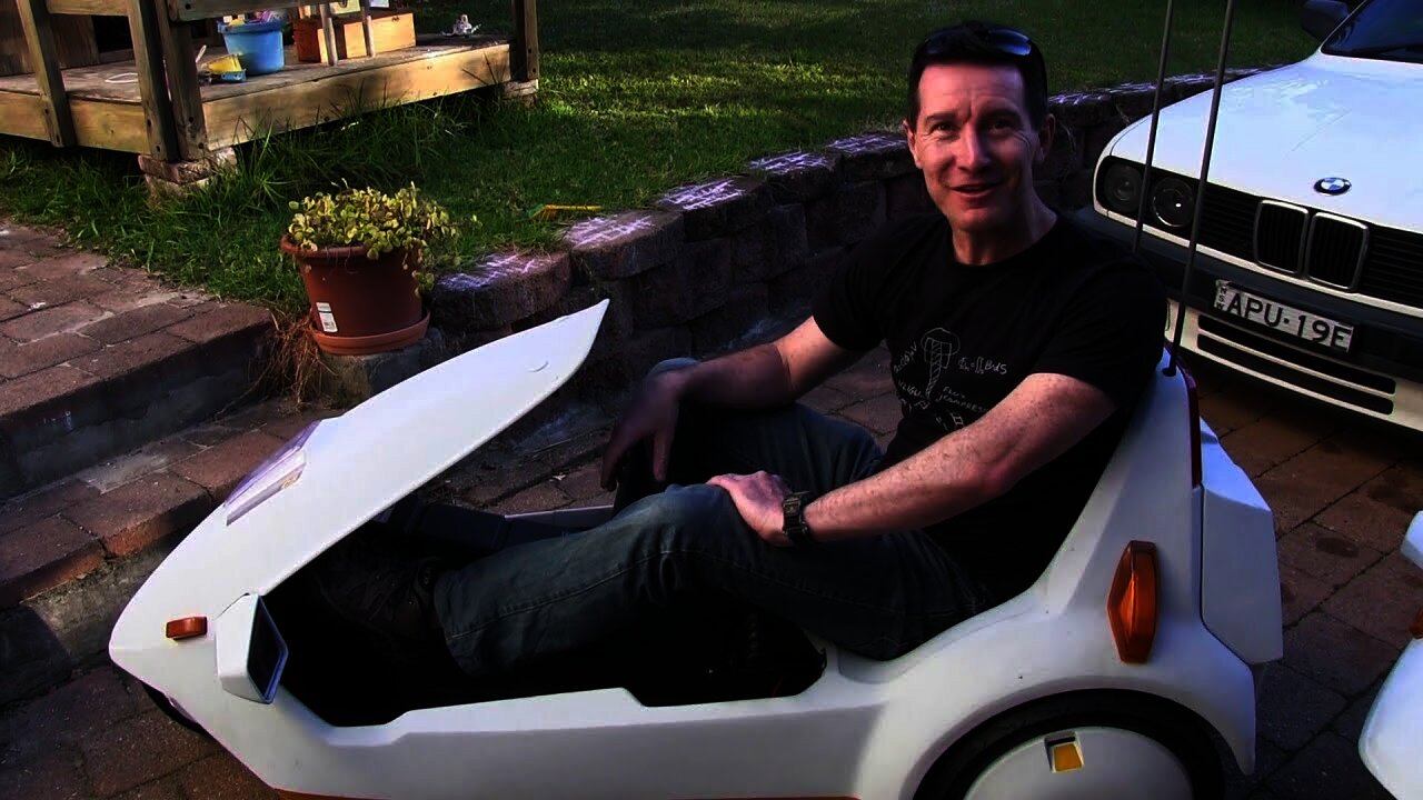 EEVblog #501 - Sinclair C5 Electric Car Teardown & Test Drive