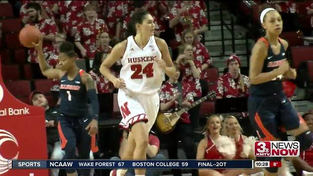 NU Women's Basketball vs. Illinois