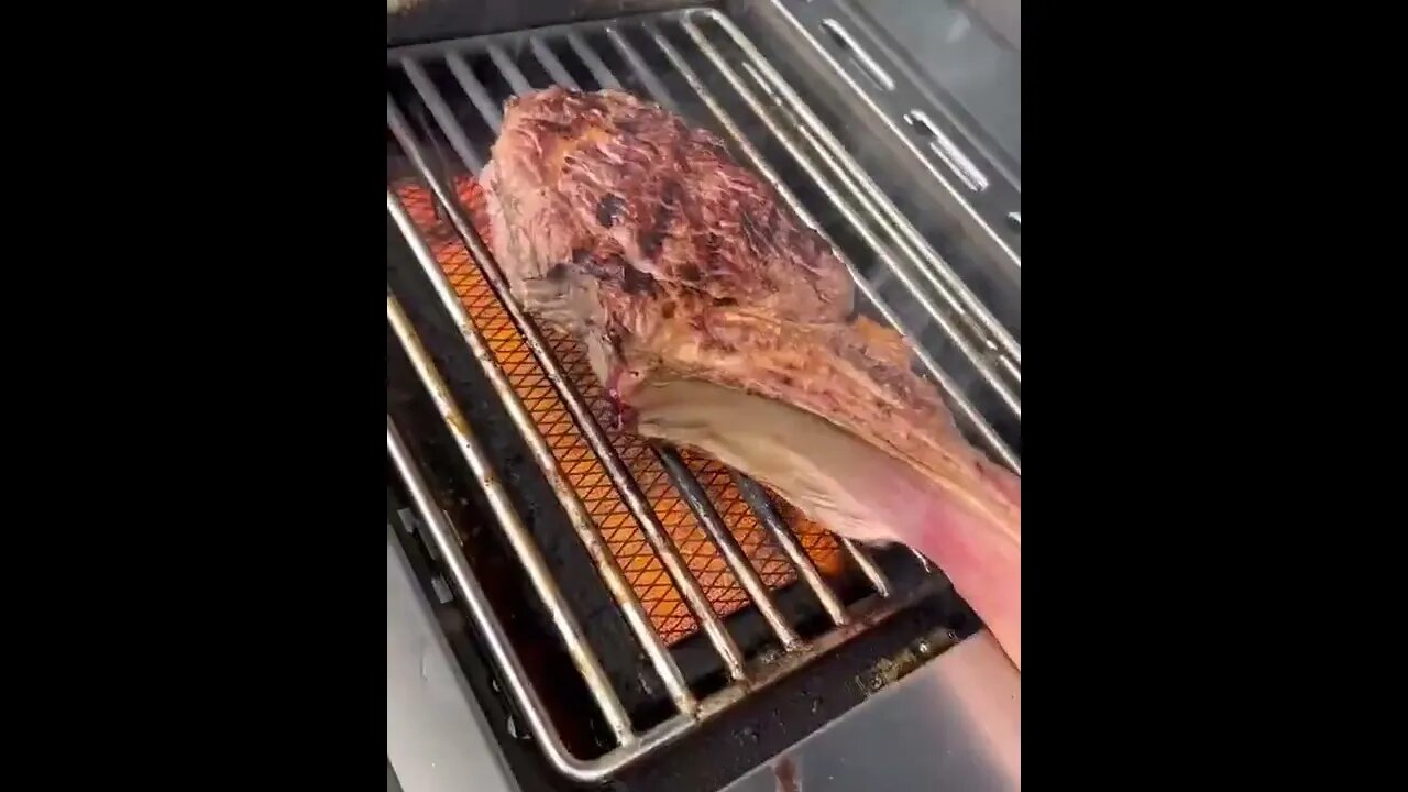 dry aged tomahawk steak | @BlackForestBBQ on IG🥩😍 #shorts
