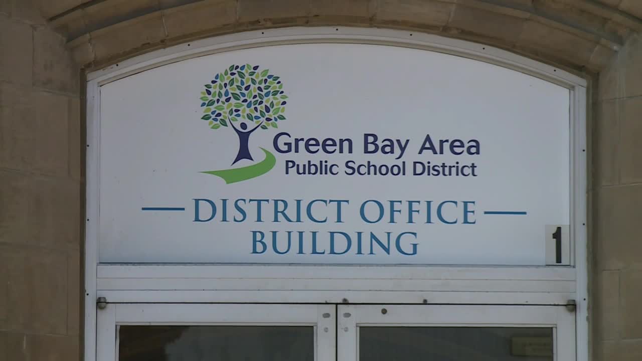 Green Bay parents weigh in on the public-school districts continued virtual learning plan