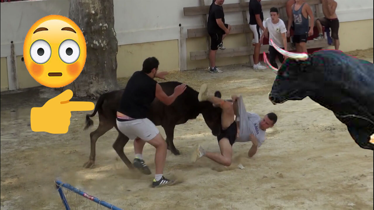 ๐ ๐ ๐ Furiosos los toros mรกs enojados correteando gente