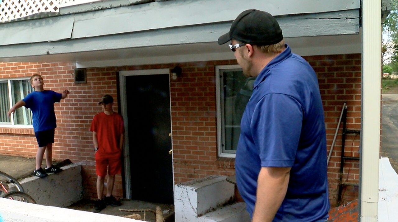 Lakewood man and sons flooded out of apartment