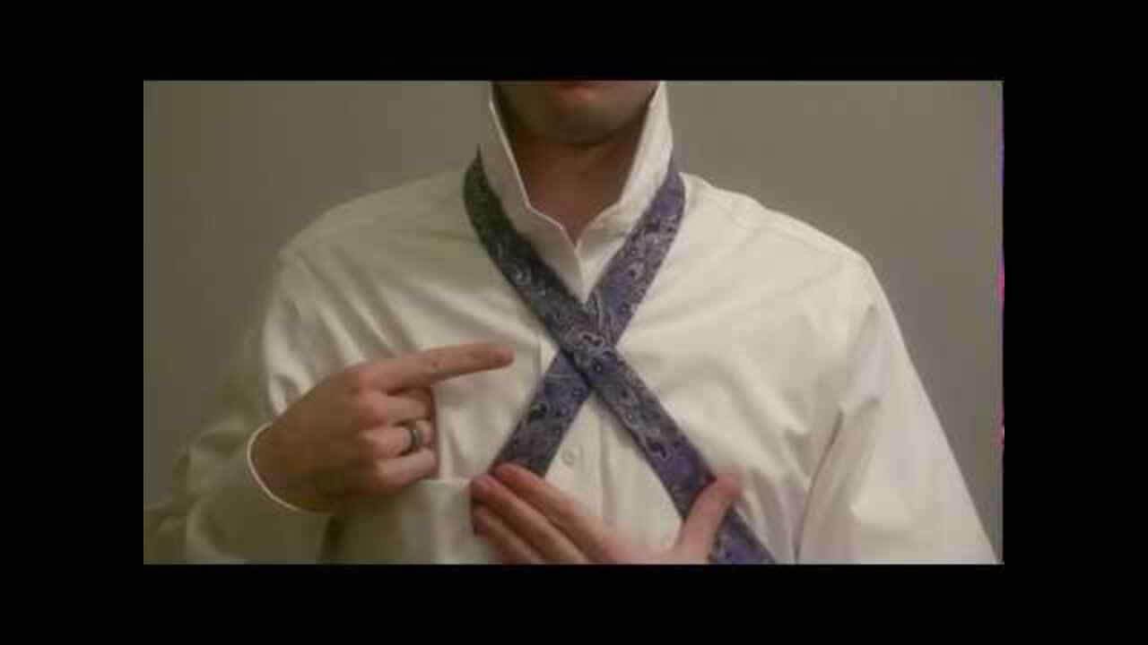 How to Tie a Tie (Mirrored / Slowly) - Full Windsor Knot