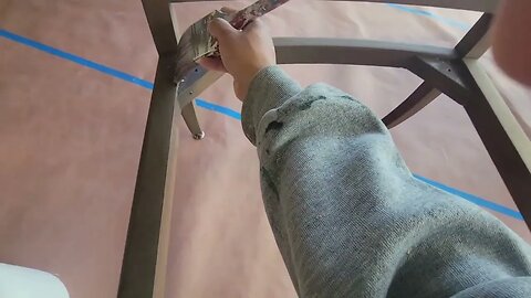 Gel Staining and Finishing Chairs With Table Top
