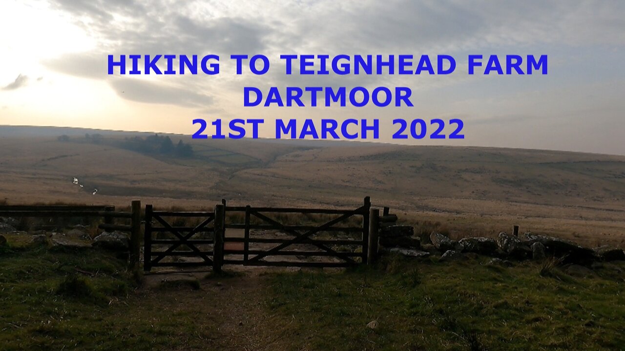 Hiking to To Teignhead farm. A wildcamp location