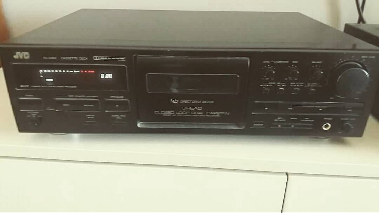 JVC TD-V662 classic cassette player