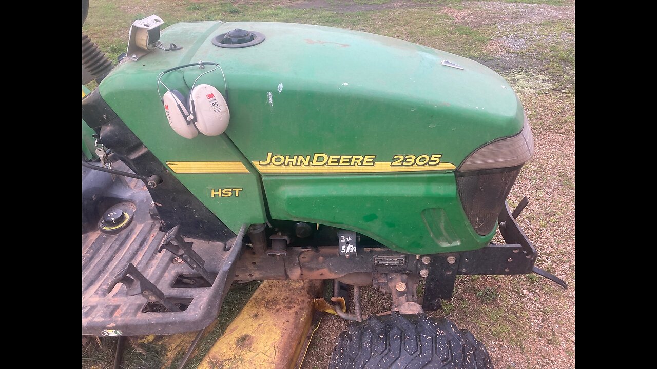 John Deere 2305 Oil/Filter Sideways On The Lift & Some Other Movin' Stuff around.