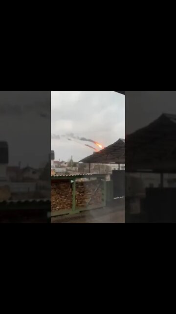 Ukraine War - Russian jet explodes