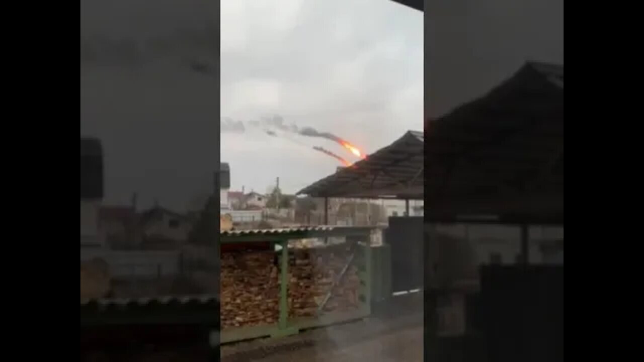 Ukraine War - Russian jet explodes