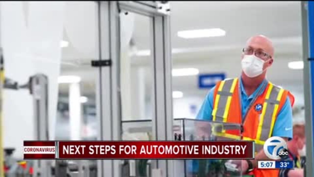 Detroit Chamber of Commerce looks at auto companies through the eyes of analyst John McElroy