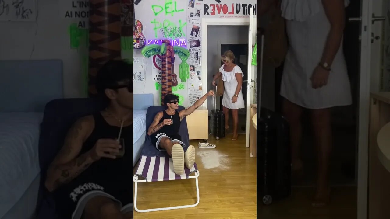 PRANK SPIAGGIA IN CASA 🌴 #shorts