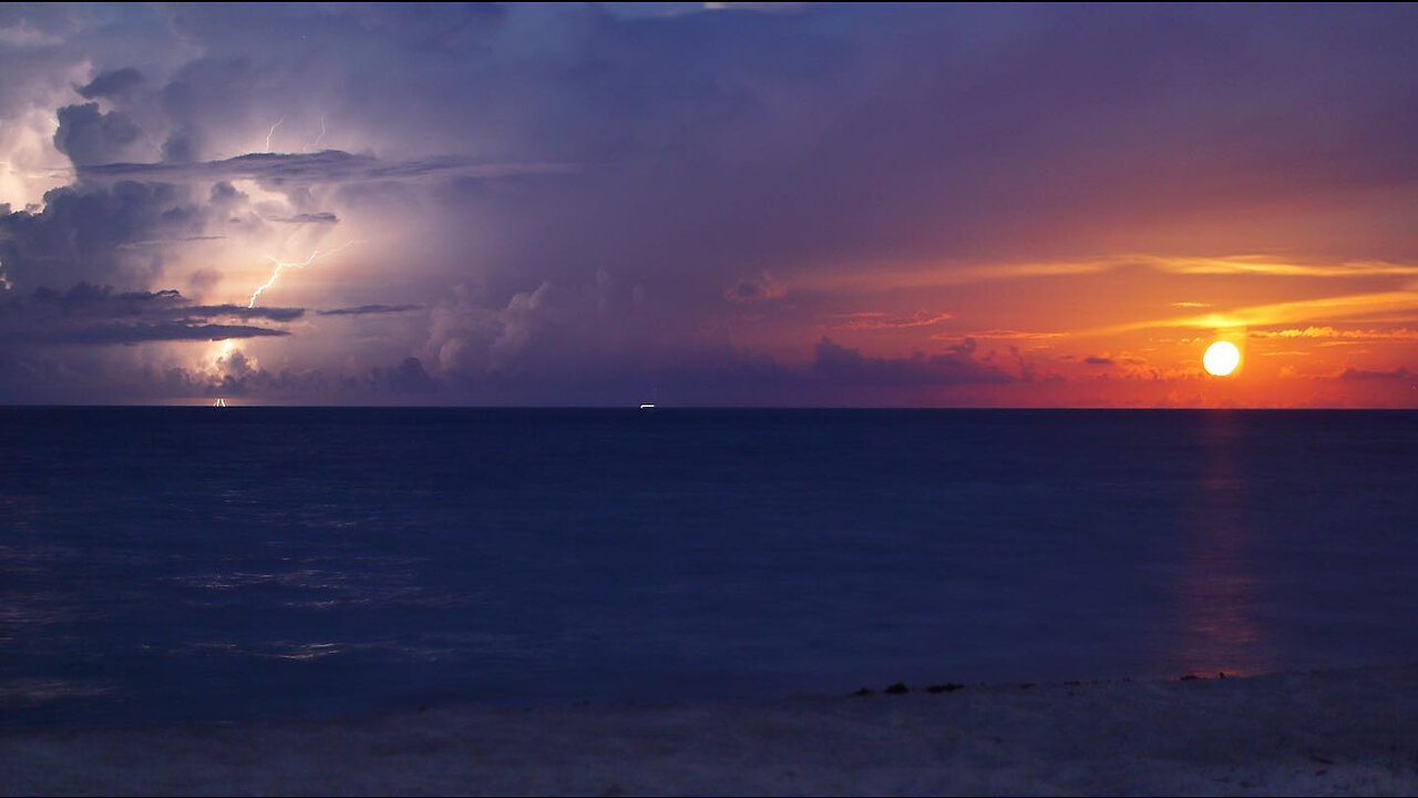 Amazing moonrise caught alongside lightning strike off Jupiter, Florida