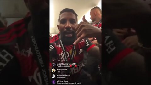 Jogadores do Flamengo apoiando Bolsonaro após o título da Libertadores