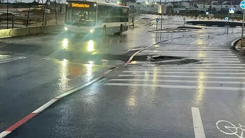 Israel hit by unseasonal rains 🌧
