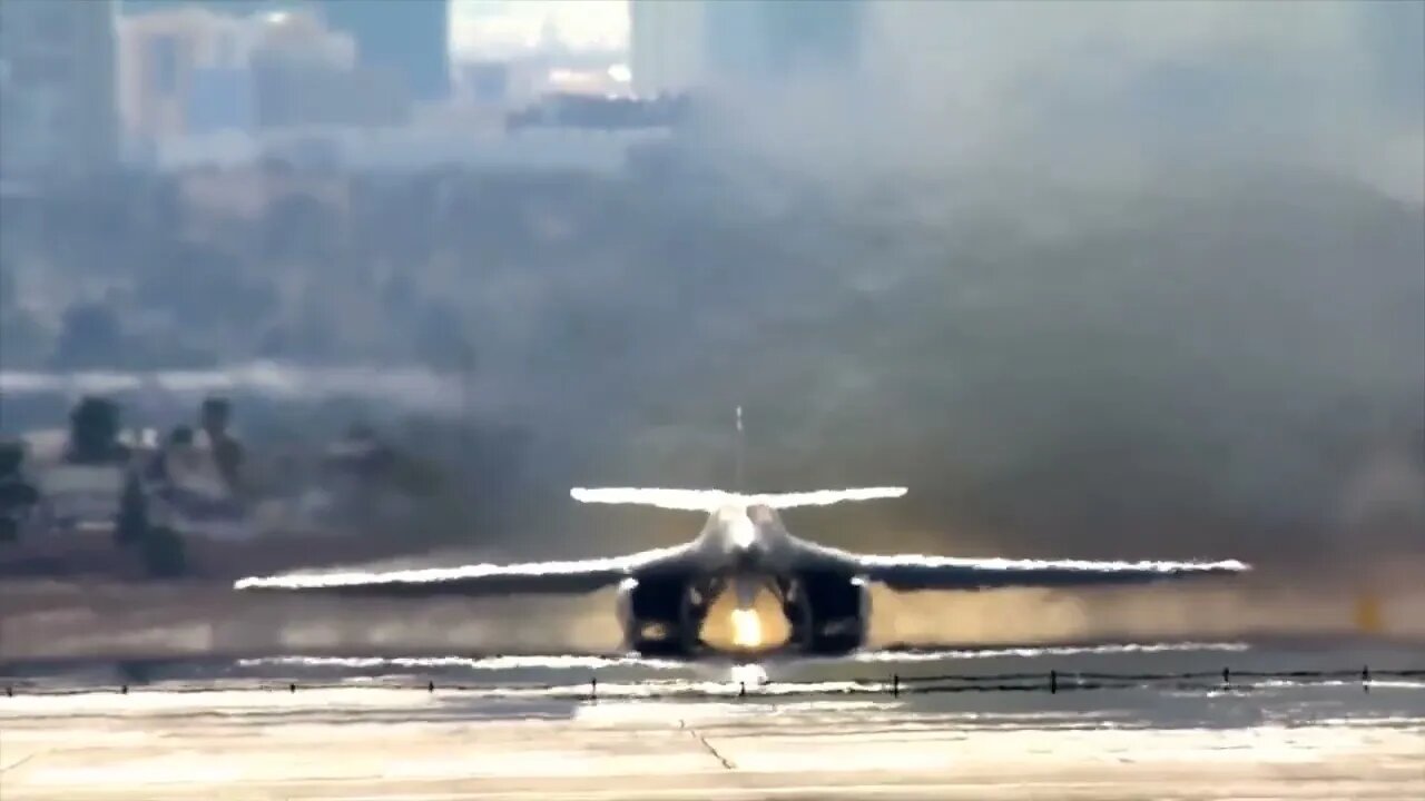 Stunning Video of B-1 Lancer in Action • Takeoff & Landing [Training Footage]-6