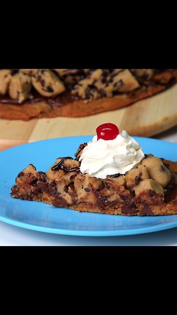 Chocolate Chip Cookie Dough Pizza [GMG Originals]