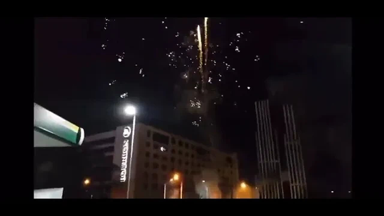 Foguetório no hotel do Fluminense, no Paraguai, agora pela madrugada (Olímpia x Fluminense)