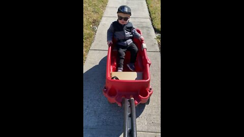 The most chill baby you’ll see all day.