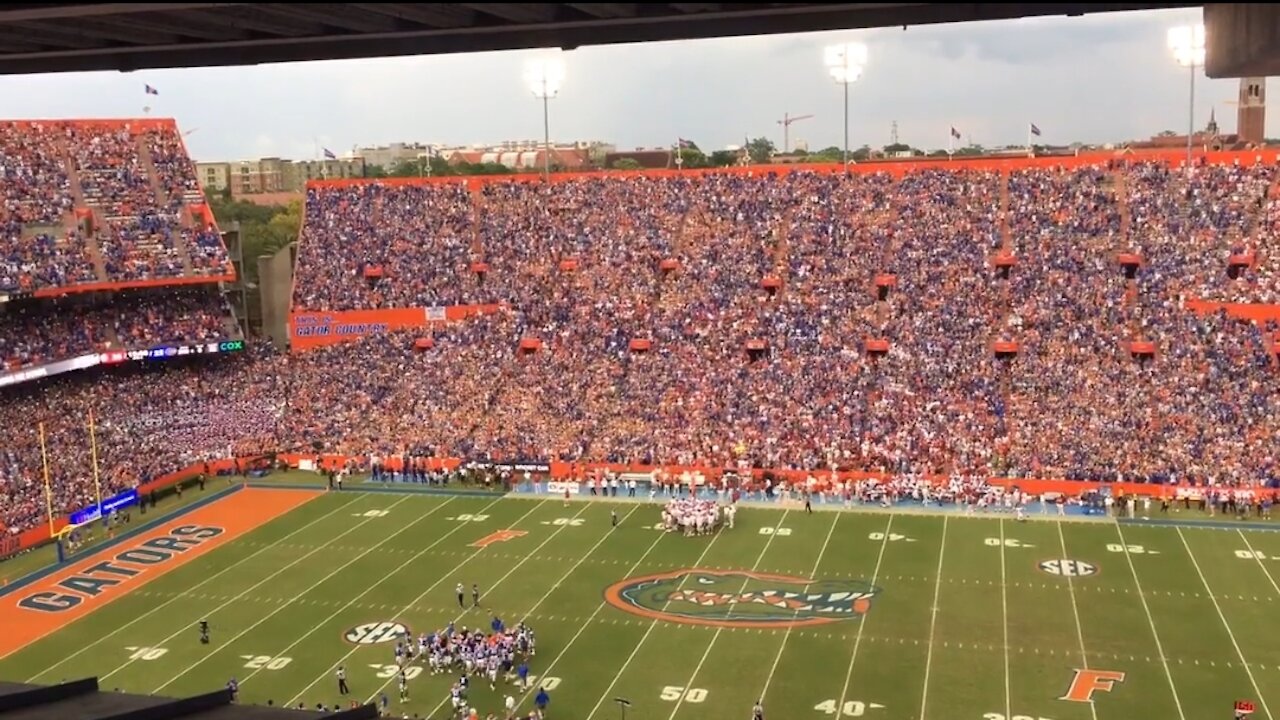 Florida Gator Fans Sing ‘I Won’t Back Down’ in a Packed Stadium