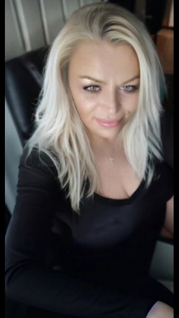 everyone pray for my niece