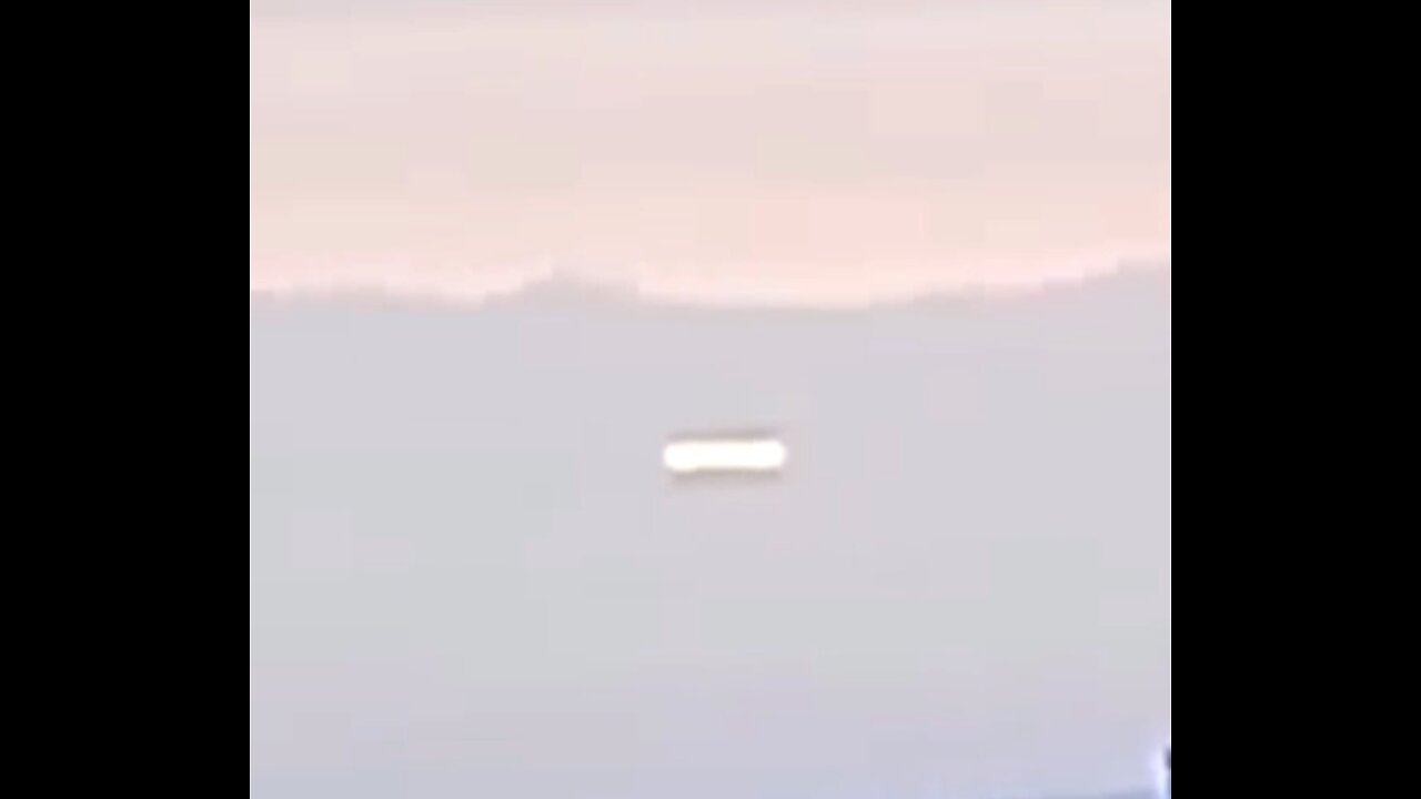 UFO Caught on Video over Iquique, Chile