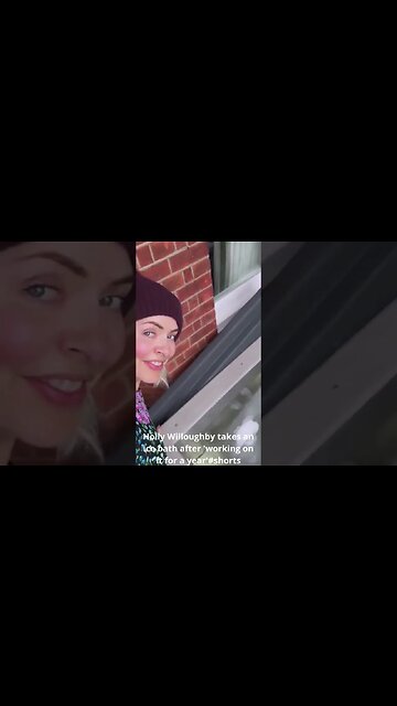 Holly Willoughby takes an ice bath after 'working on it for a year' #shorts #icebath