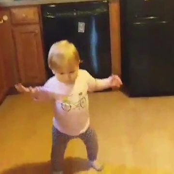 A Tot Girl Dances To "That's What I Like" By Bruno Mars