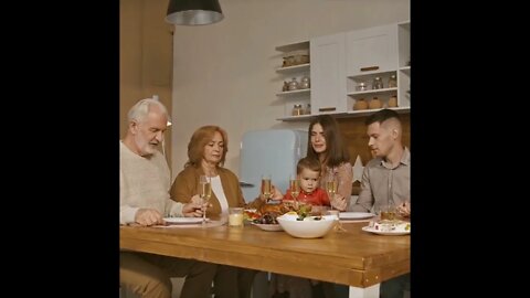 Thanksgiving 2022 | Family Praying #thanksgiving2022 #shorts #short #food #eating 55 Seconds #2