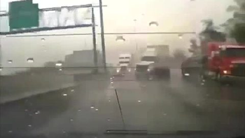 Caught on Camera: Semi jackknifes in Las Vegas storm