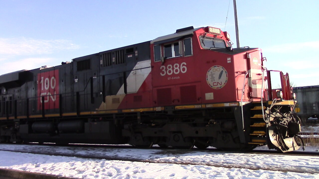 Potash Train Westbound CN 3886 Locomotive In Ontario