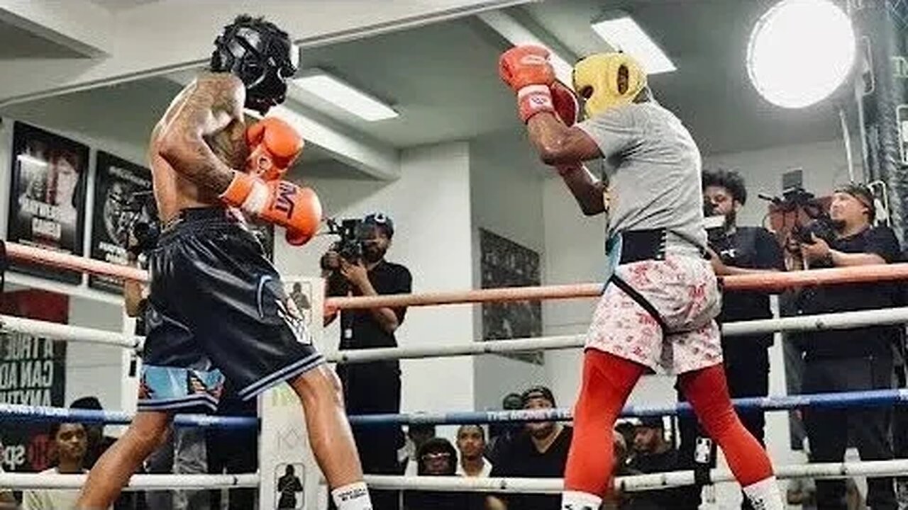 Blueface VS Floyd Mayweather!(FULL FIGHT)