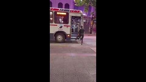 FAFO: Taxi driver educates man who swings at a bus driver.
