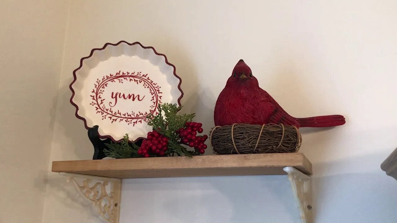 Cottage style Christmas decorating / Porch and kitchen decorating / Christmas decorating