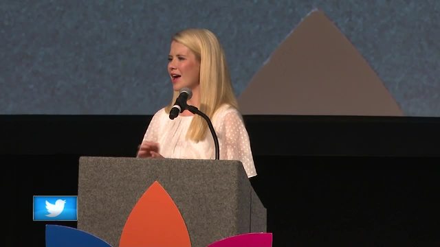 Kidnapping survivor Elizabeth Smart speaks at "Power of the Purse"