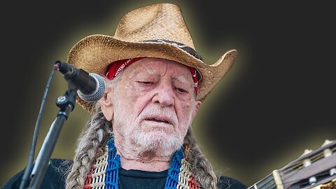 Willie Nelson Just Broke Our Hearts! #LastLeaf